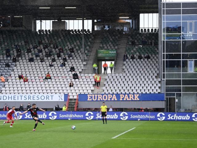 世界杯官网app下载-有生之年，德甲永恒纪录续写！谁的40球含金量更高？